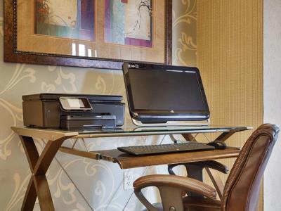 Hotel Western At Valley View 3*